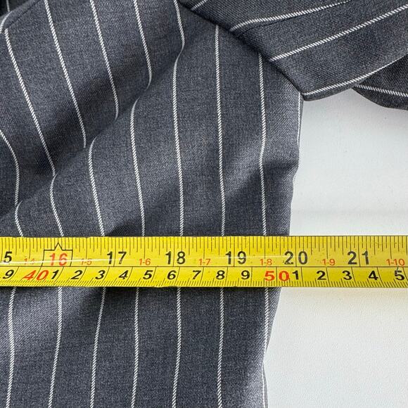 DARA LAMB Haute De Gamme Women's Pinstripe Gray Blazer Jacket Size Medium - Picture 10 of 11